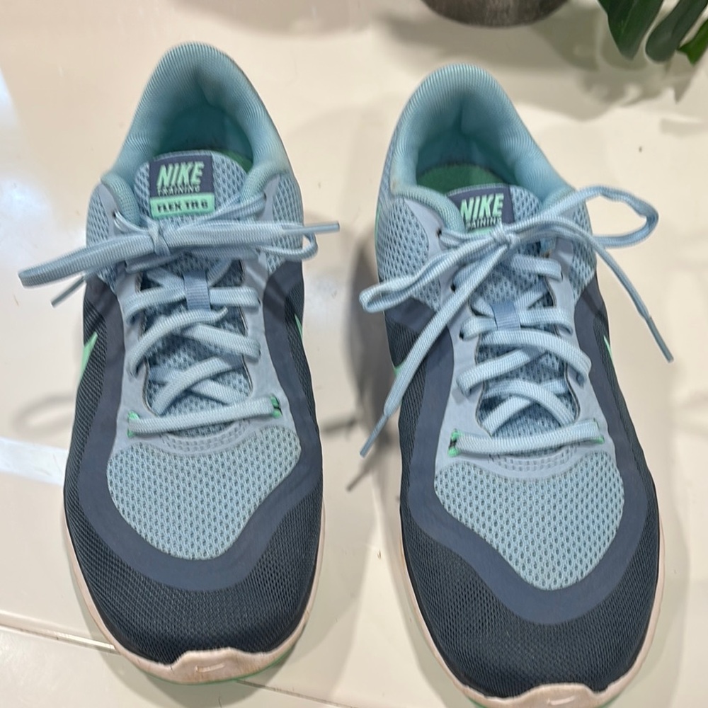 Nike Women's Light Blue and Mint Athletic Sneakers - Picture 3 of 8